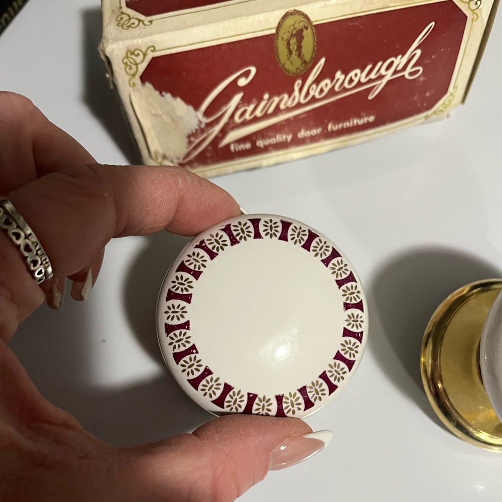 Gainsborough vintage door knob set